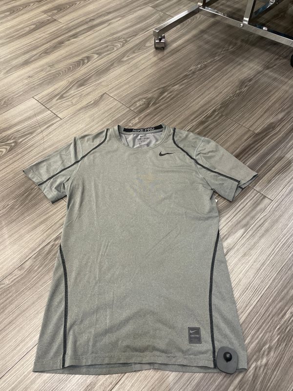 Athletic Top Short Sleeve By Nike In Grey, Size: S Online Sale